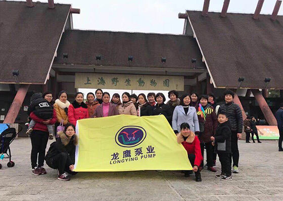 三八妇女节公司组织女员工外出旅游